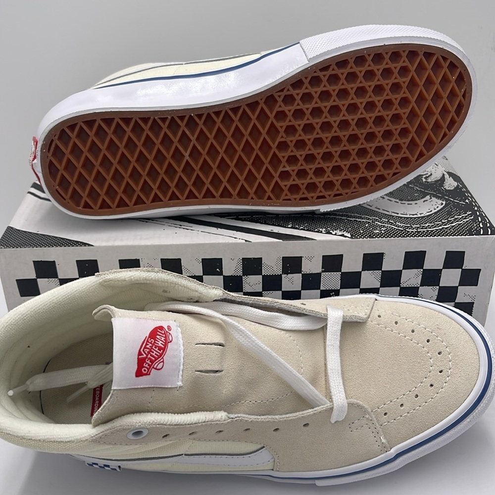 Vans Skate Sk8-Hi Sneakers in Off White - Picture 3 of 16